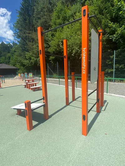 Workout hřiště